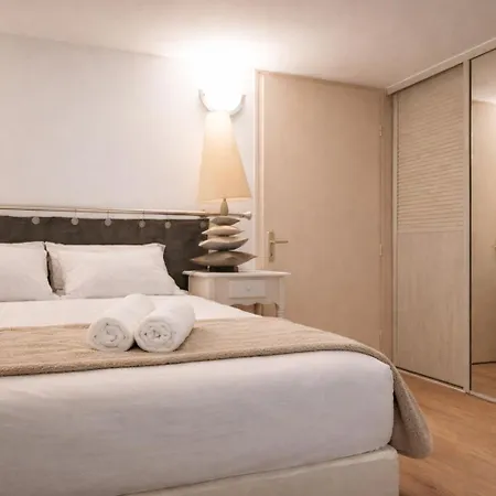 Apartmán Loft Type Eiffel 8 Personnes Rue Du Palais *